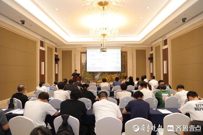 亮相建筑机器人技术大会 中建八局二公司智